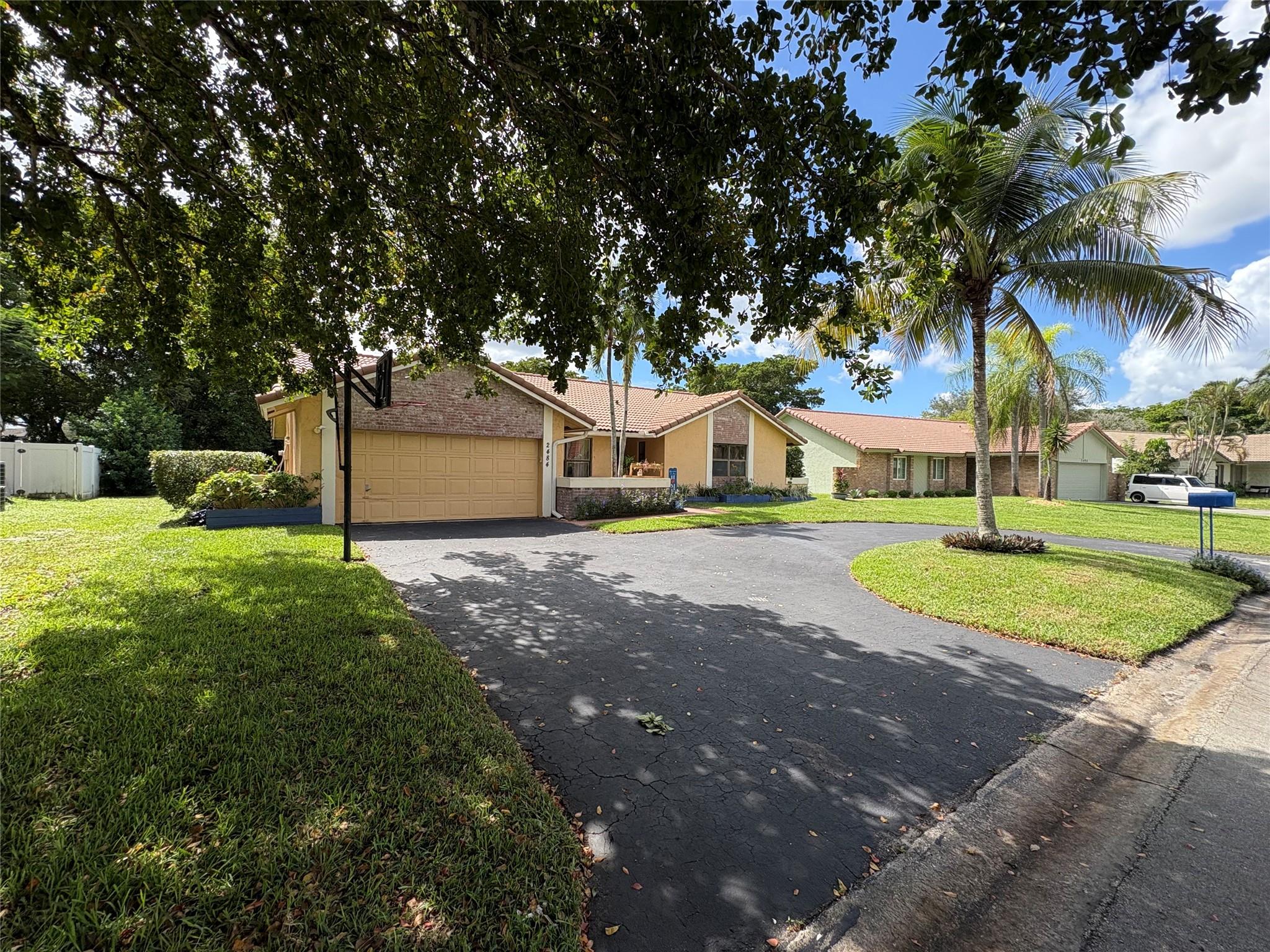 2484 NW 88th Ter, Coral Springs, FL, 33065/$567,000 1 2484 NW 88th Ter