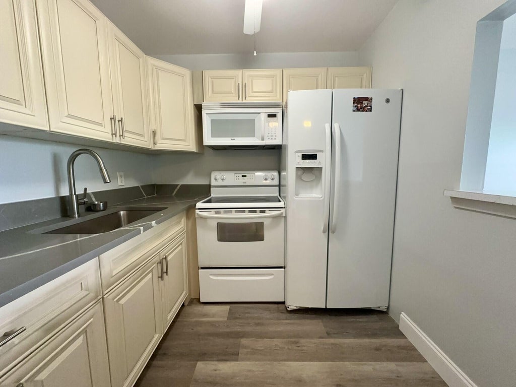 Photo of 360 Camden P #360, West Palm Beach, FL 33417 (MLS # B26042241)