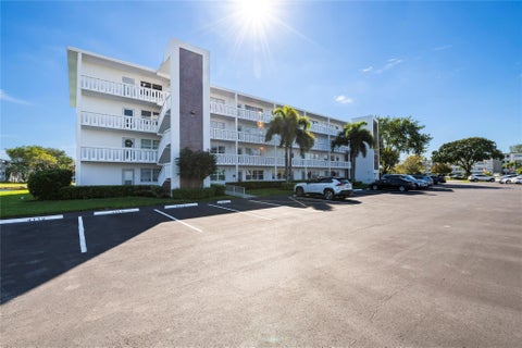 Tiny photo for 1111 Cambridge #1111, Deerfield Beach, FL 33442 (MLS # F10543373)