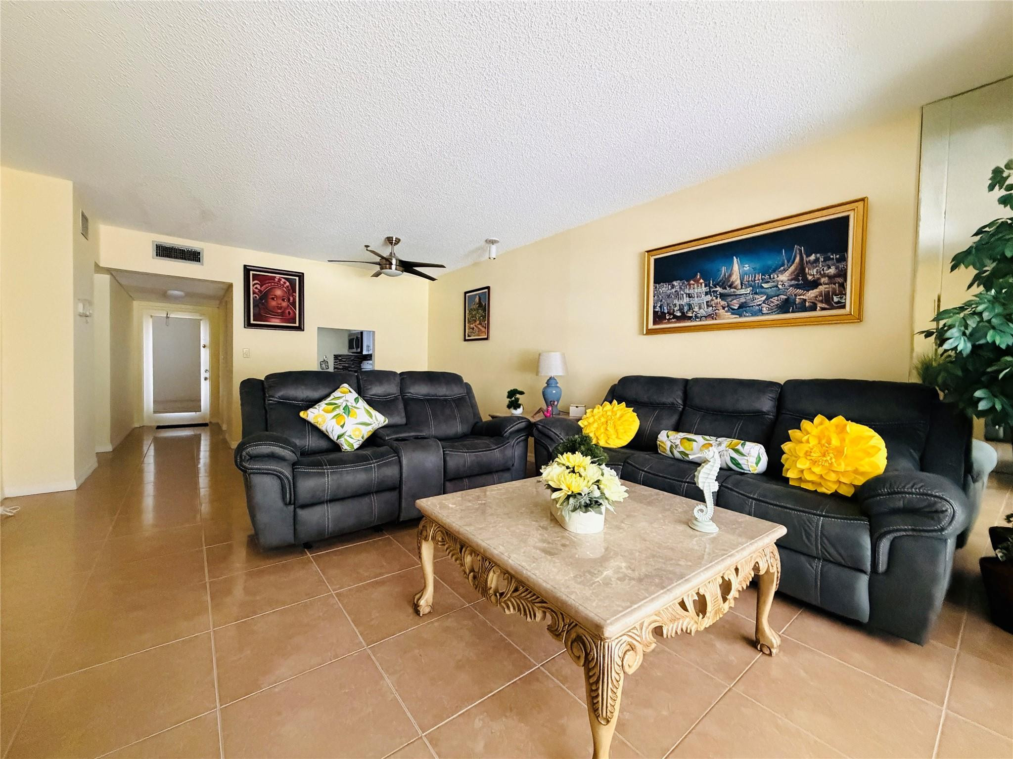 Oriole Golf & Tennis Club - Residential