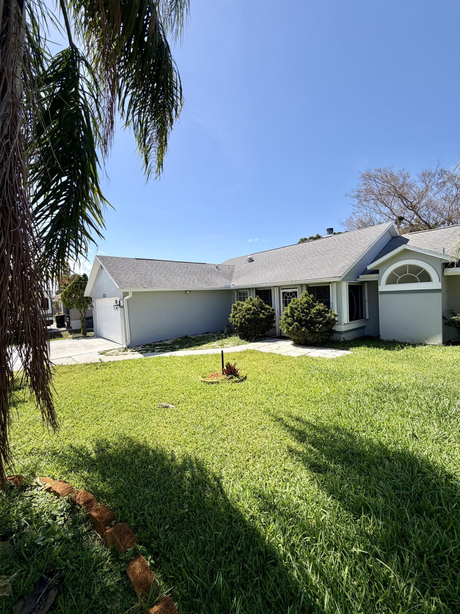 233 SW Chapman Avenue