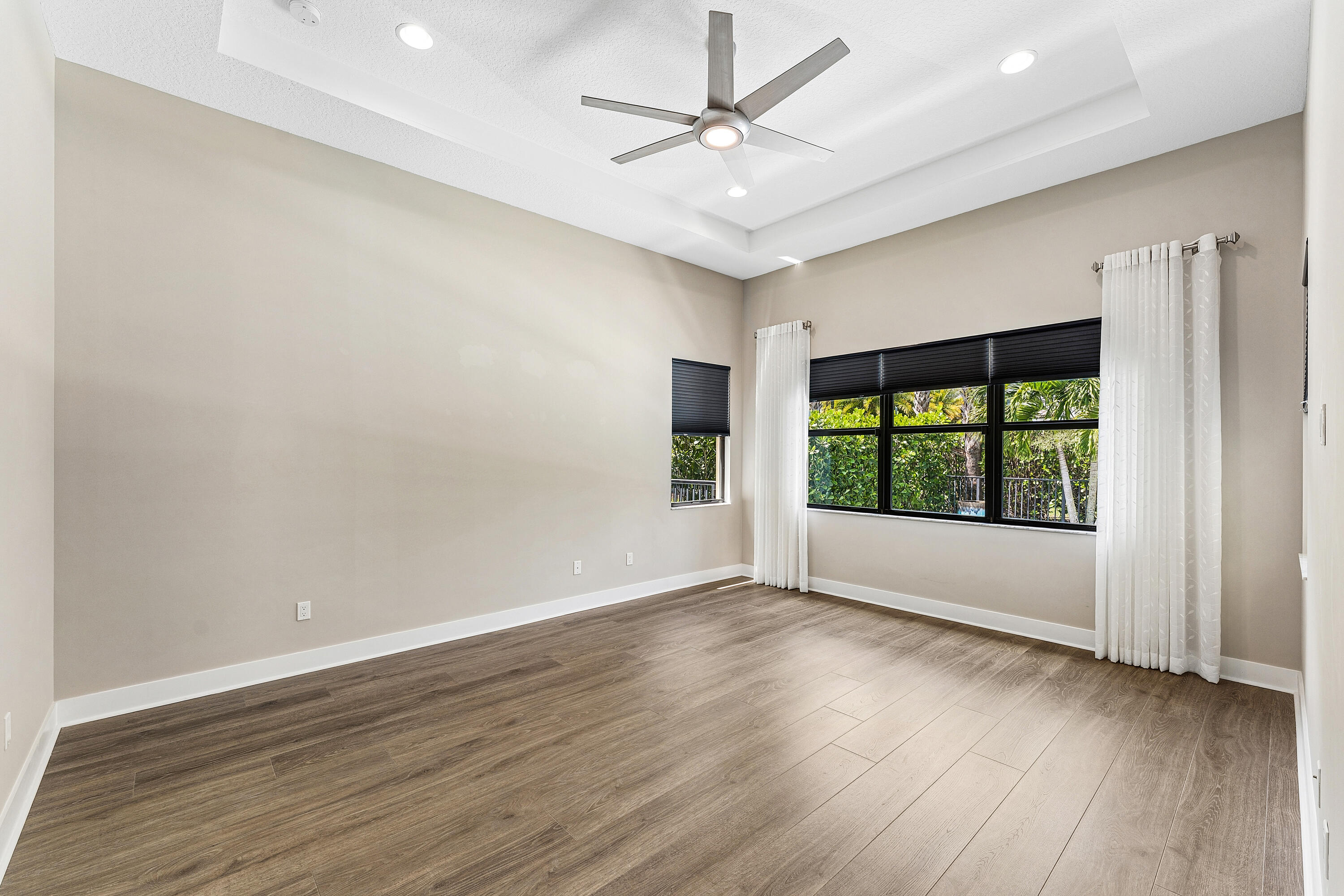 ARTISTRY PALM BEACH - Residential