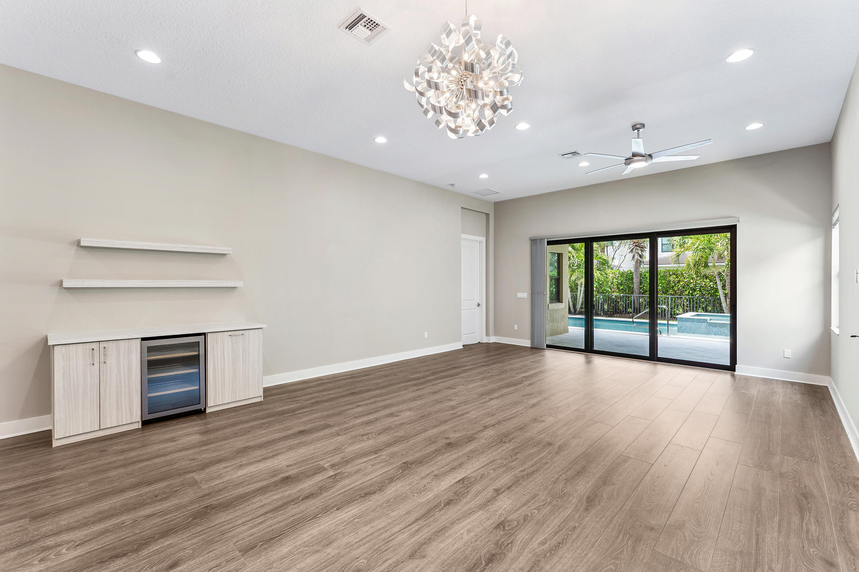 ARTISTRY PALM BEACH - Residential