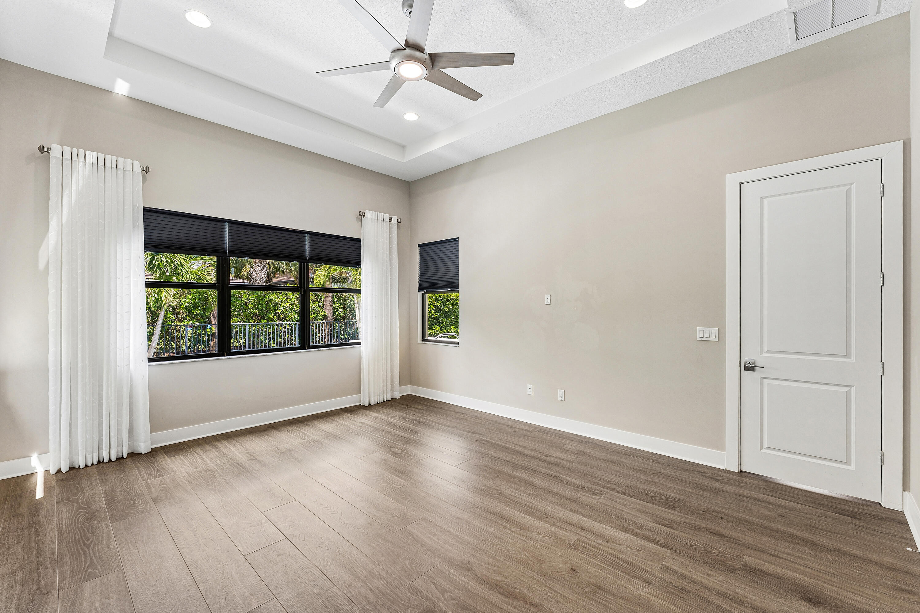 ARTISTRY PALM BEACH - Residential