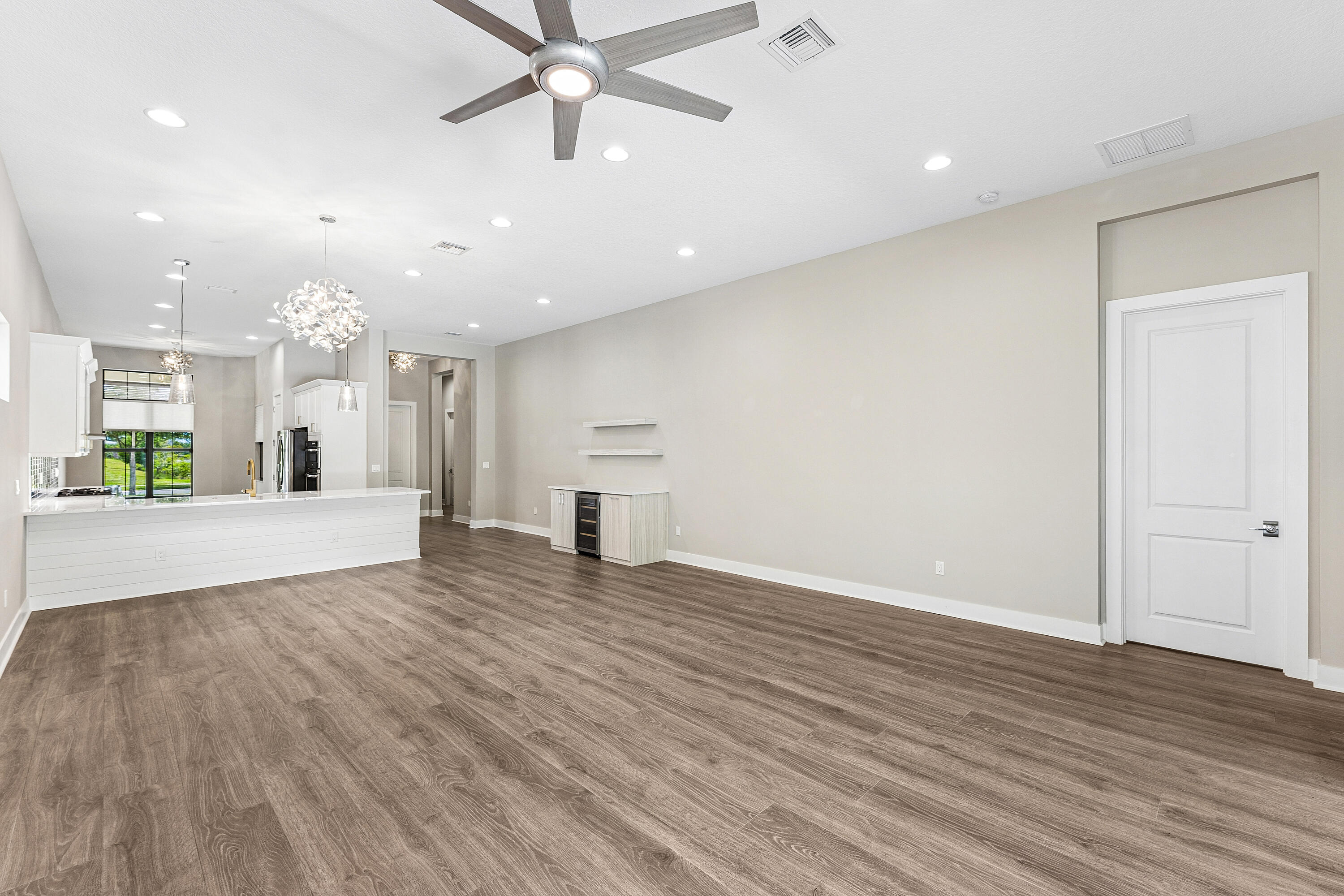 ARTISTRY PALM BEACH - Residential