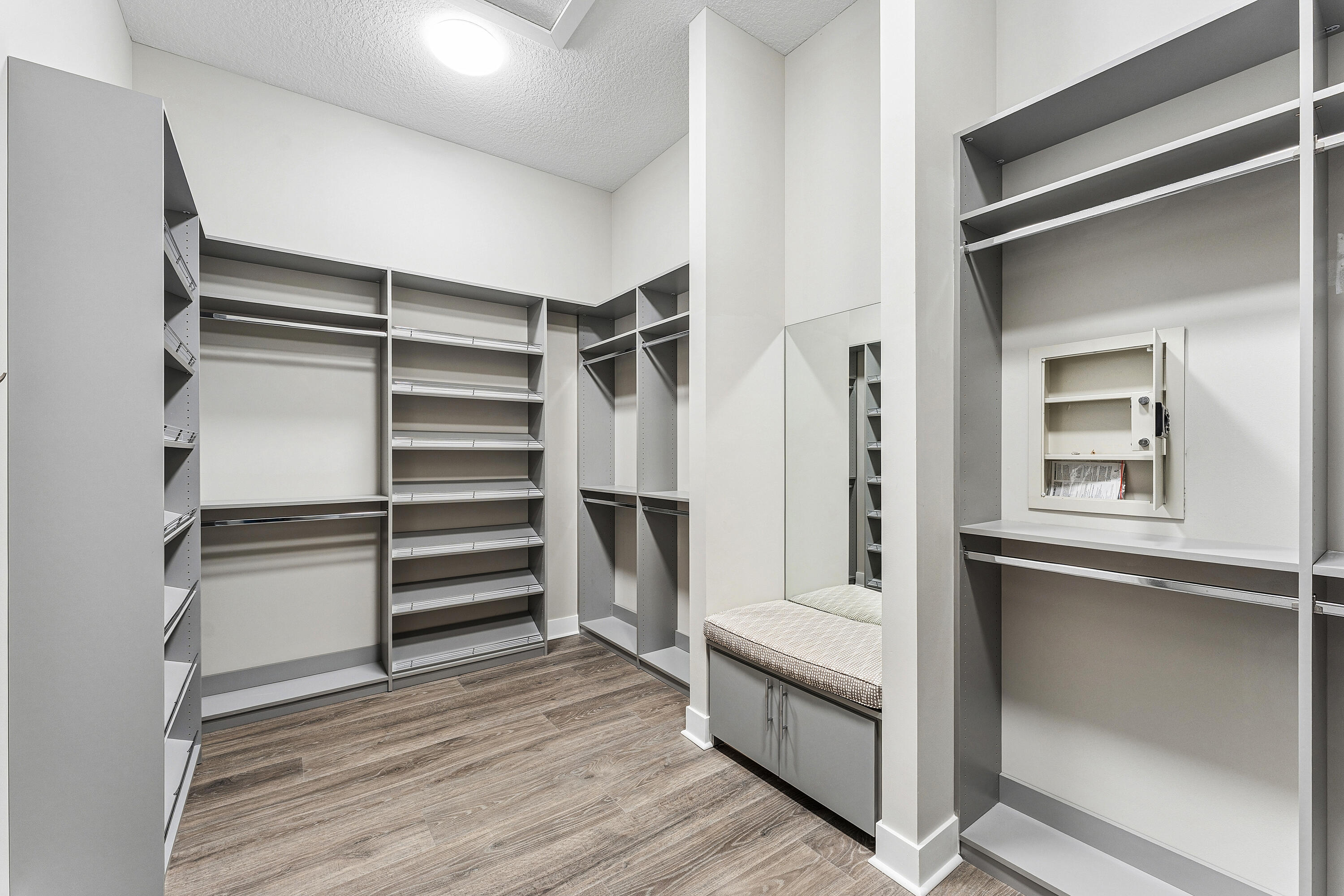 ARTISTRY PALM BEACH - Residential