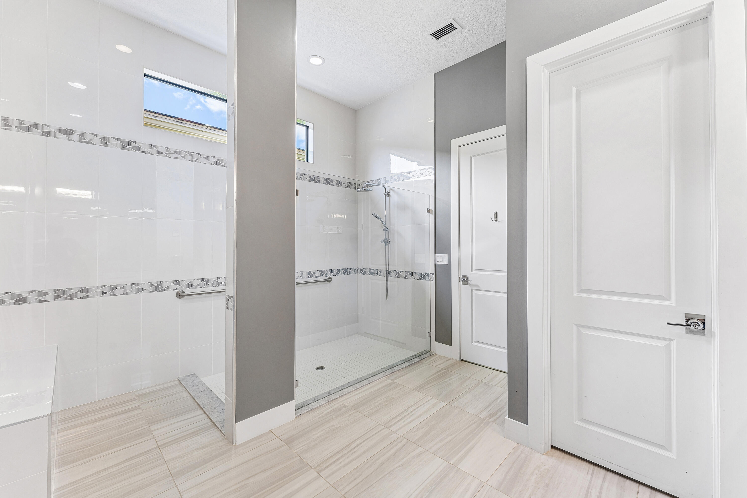 ARTISTRY PALM BEACH - Residential