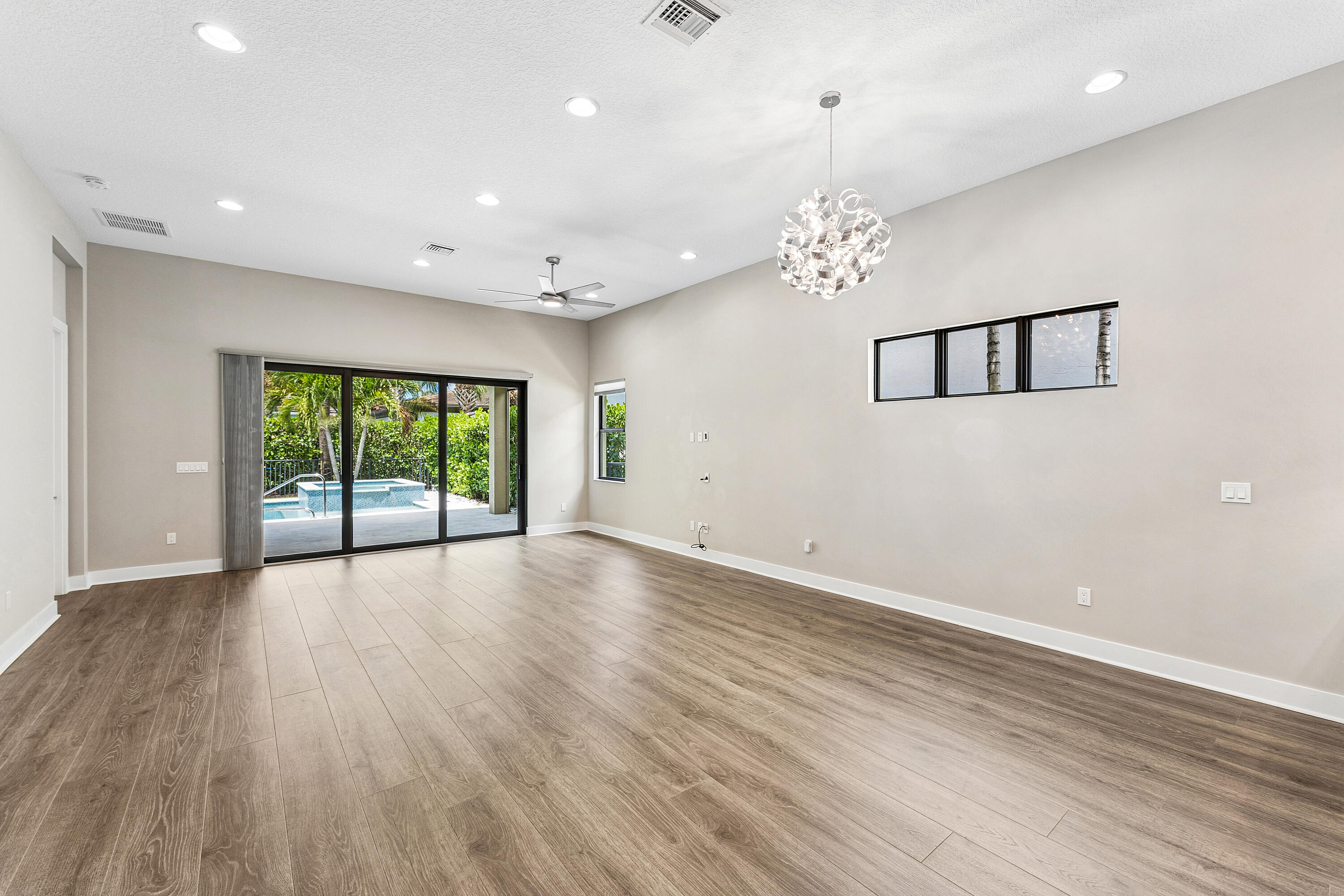 ARTISTRY PALM BEACH - Residential