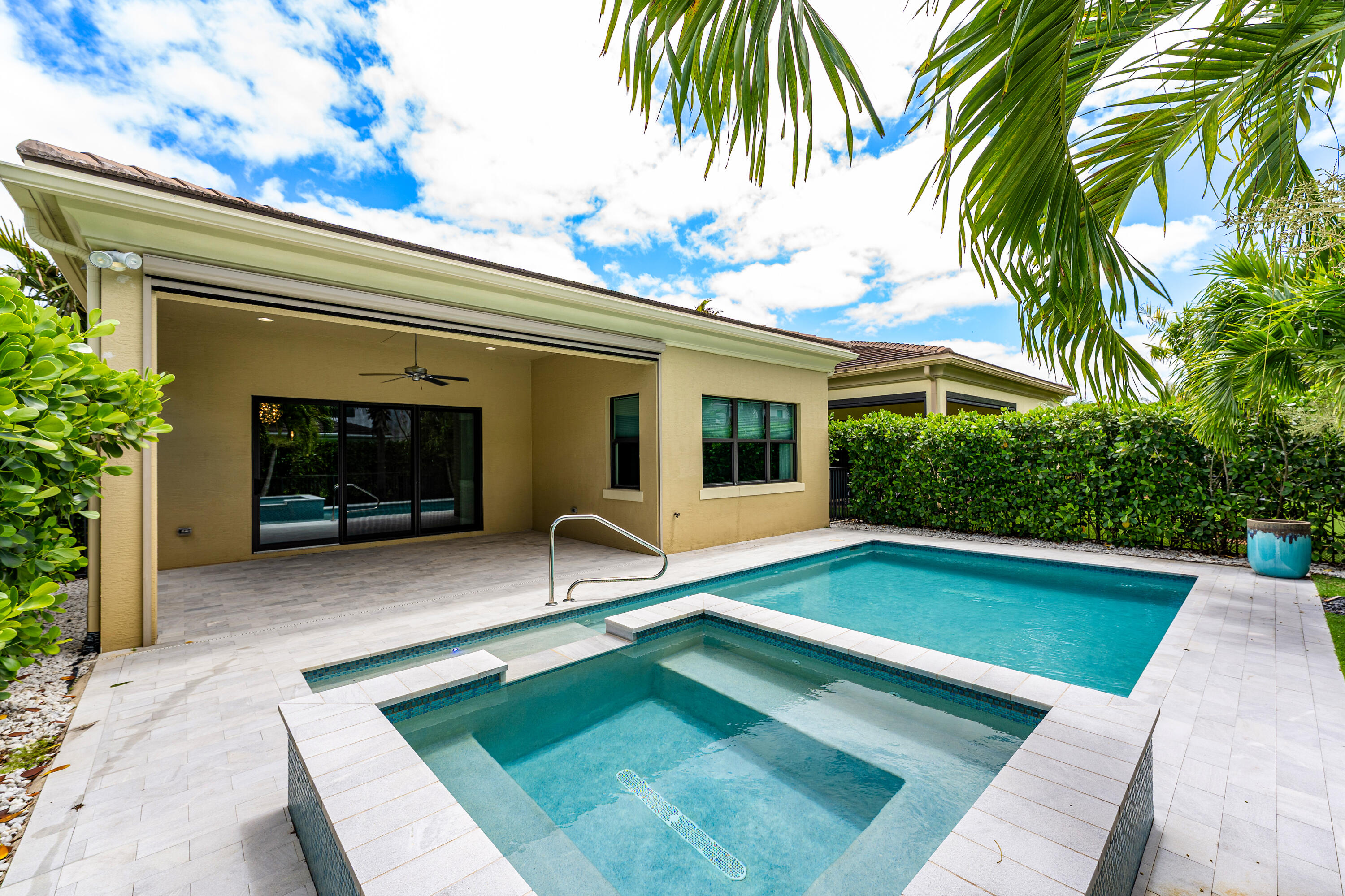 ARTISTRY PALM BEACH - Residential