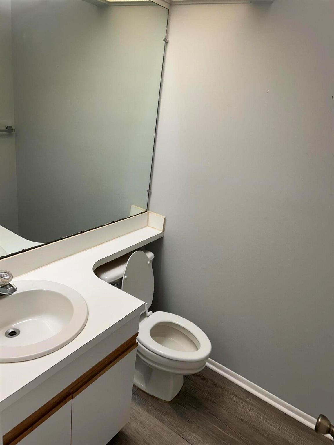 VISTA ST LUCIE BUILDINGS - Residential Lease