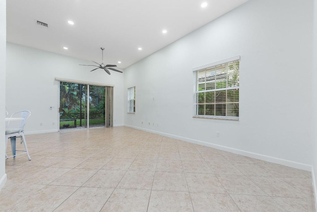 Photo of 1071 Vintner Boulevard, Palm Beach Gardens, FL 33410 (MLS # R10992785)