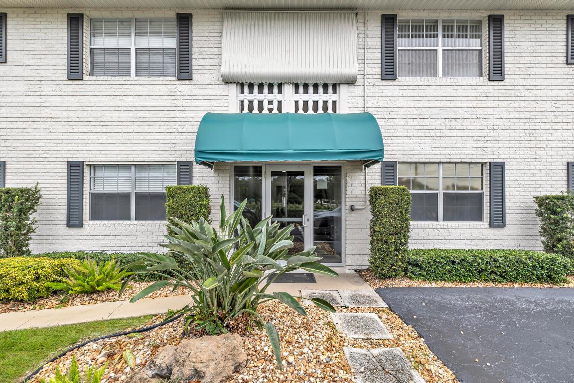 Golden Arrow Condominium - Residential