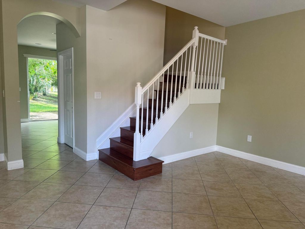 Photo of 182 Lake Monterey Circle, Boynton Beach, FL 33426 (MLS # B26032430)