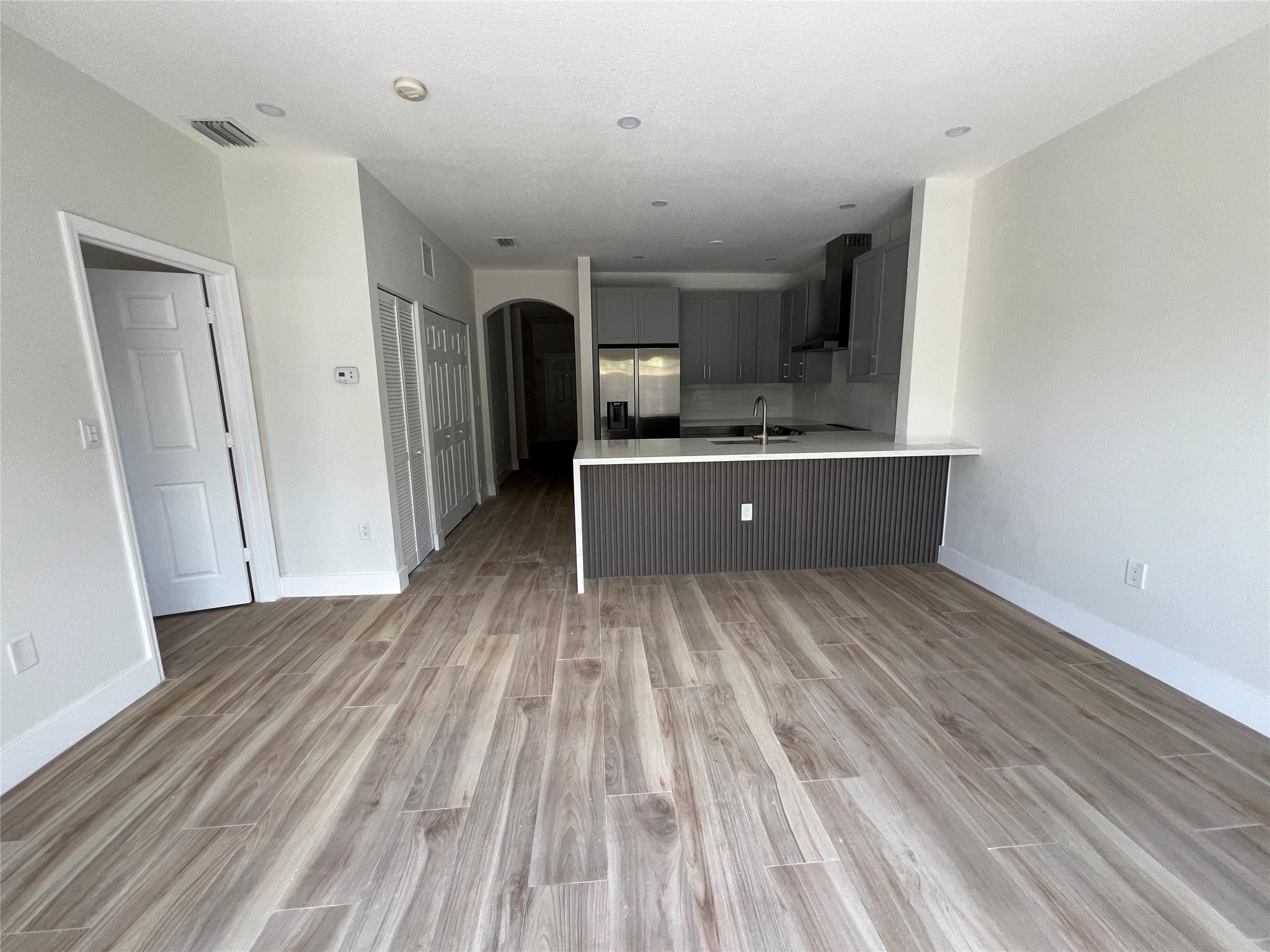 Eureka Palm Garden - Residential Lease