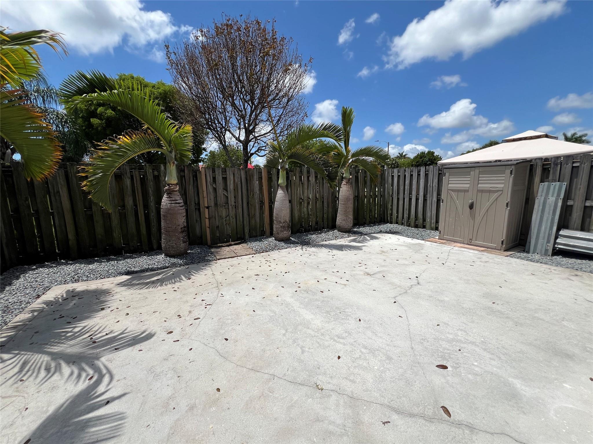 Eureka Palm Garden - Residential Lease
