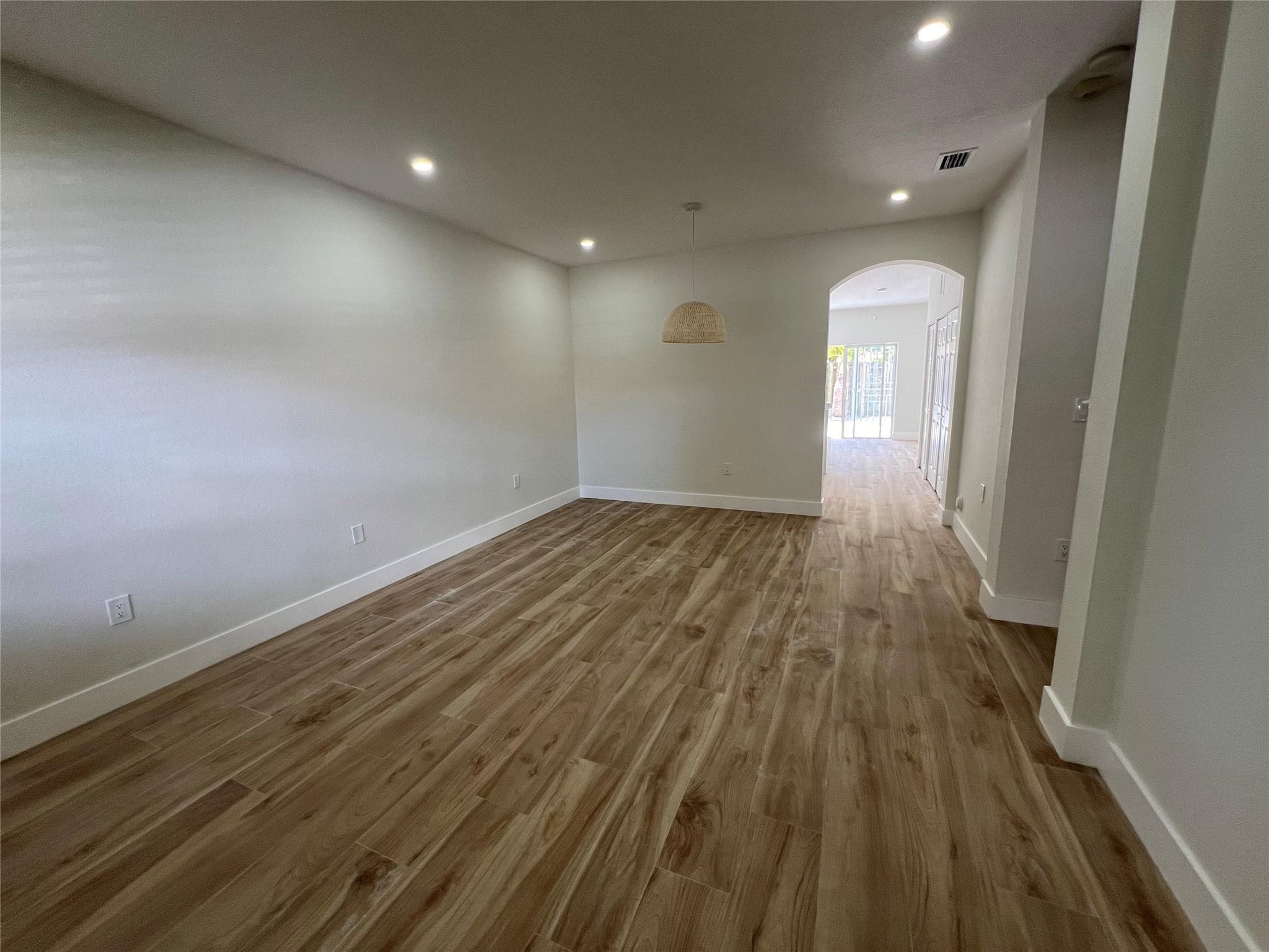 Eureka Palm Garden - Residential Lease