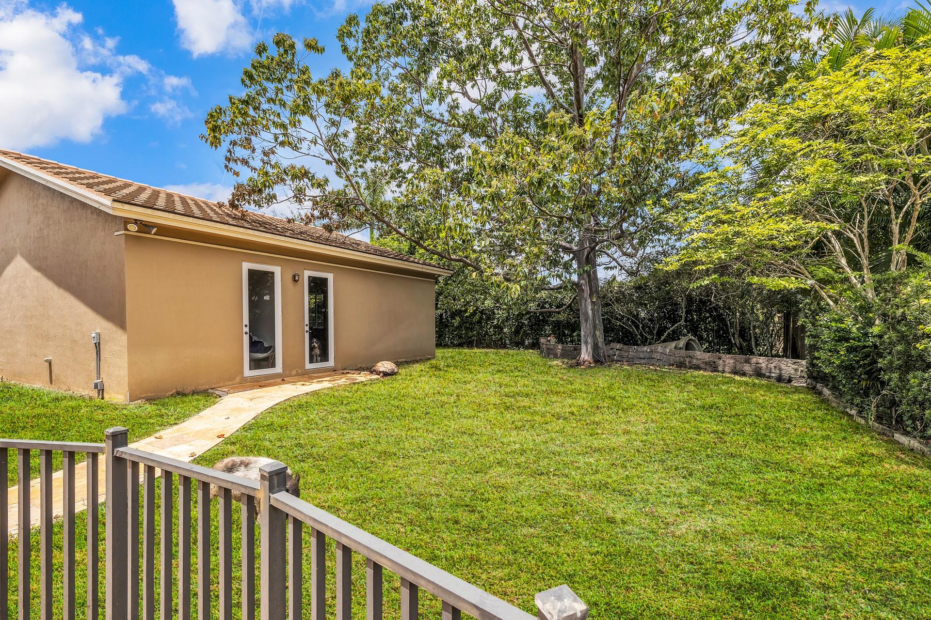Everglade Land Sales Co R - Residential