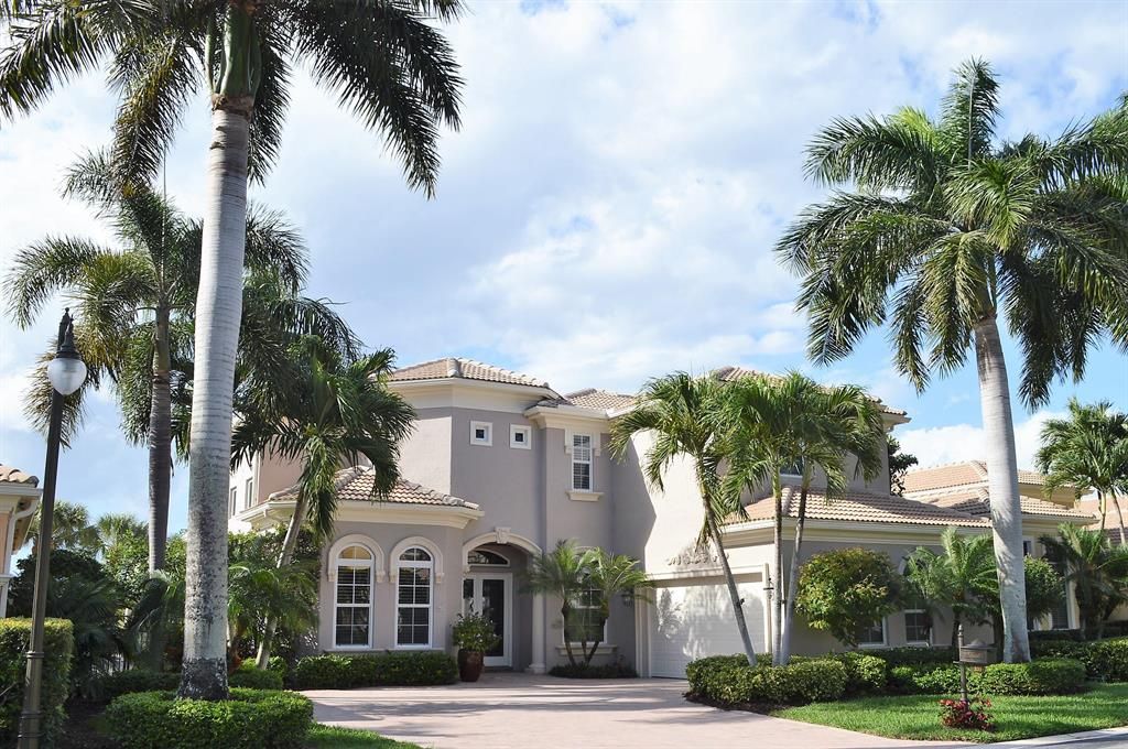 Photo of 331 Vizcaya Drive, Palm Beach Gardens, FL 33418 (MLS # R10710645)