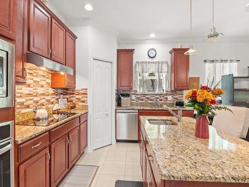 Collier Club - Residential