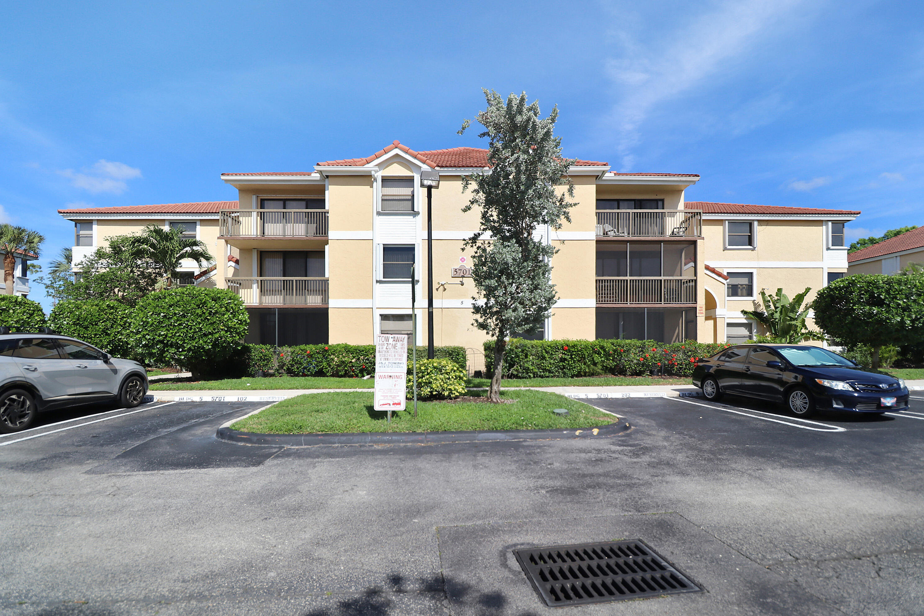 GRAND OASIS CONDO - Residential