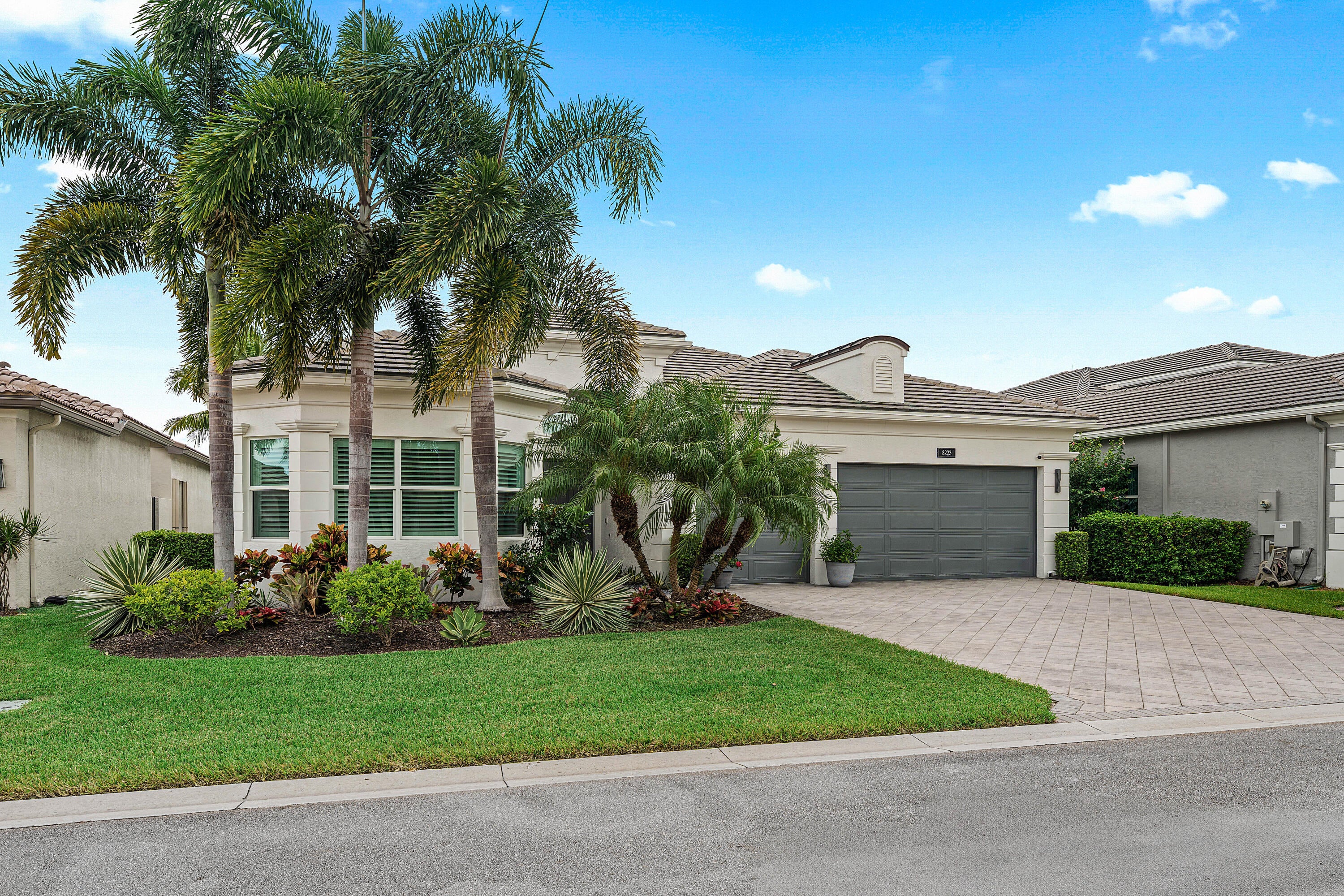 8223 Majestic Mountain Drive