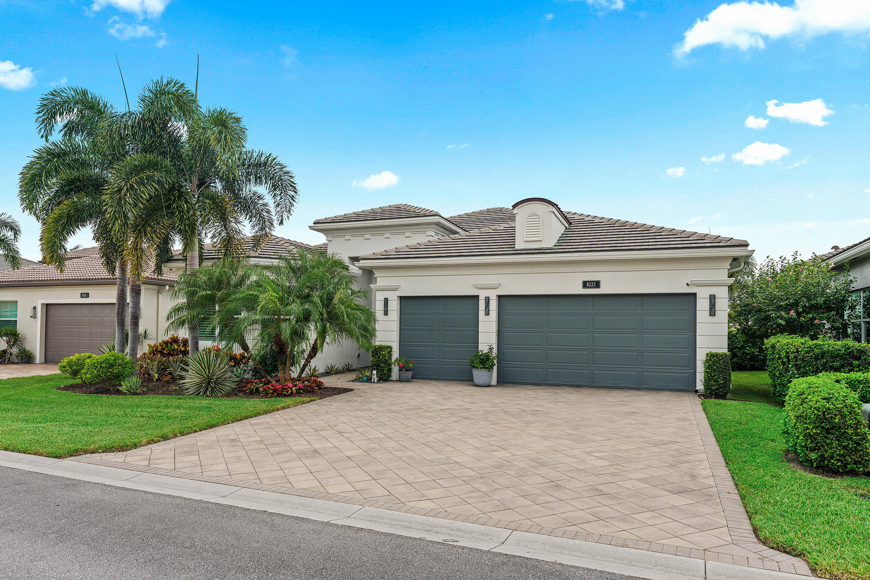 8223 Majestic Mountain Drive