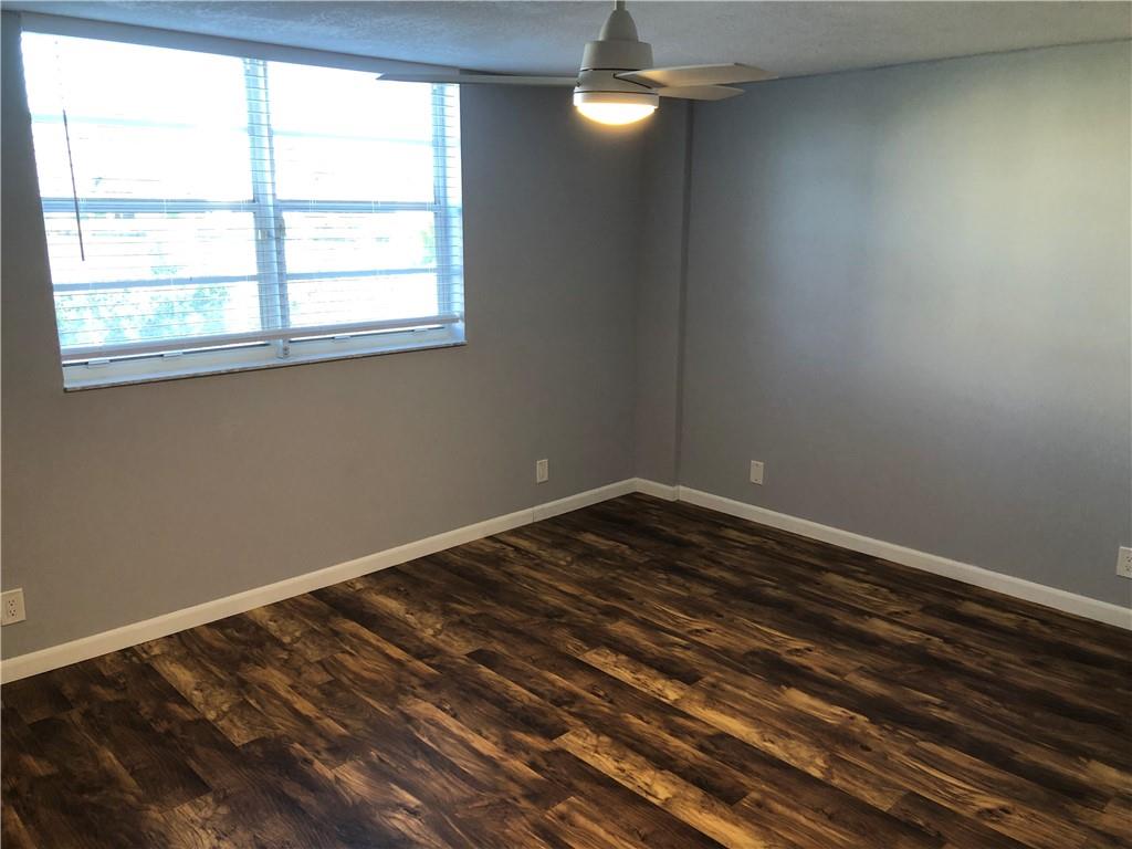 MEADOWBROOK LAKES - Residential