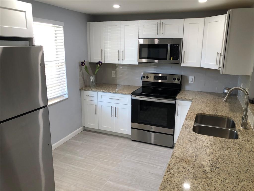 MEADOWBROOK LAKES - Residential