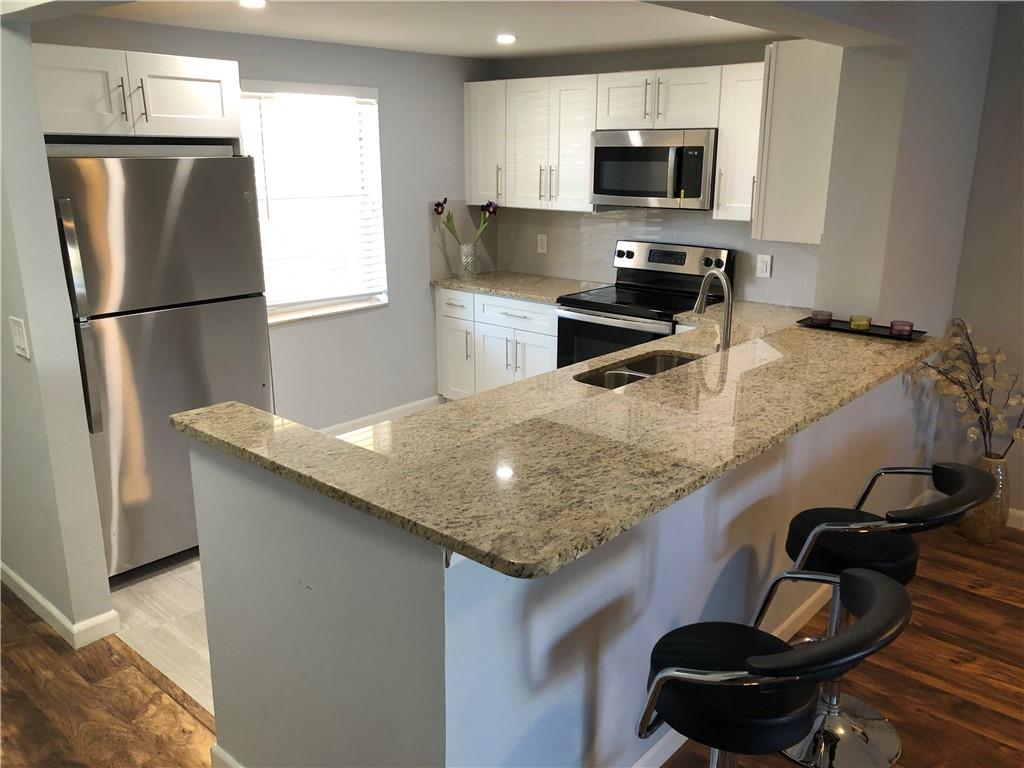 MEADOWBROOK LAKES - Residential