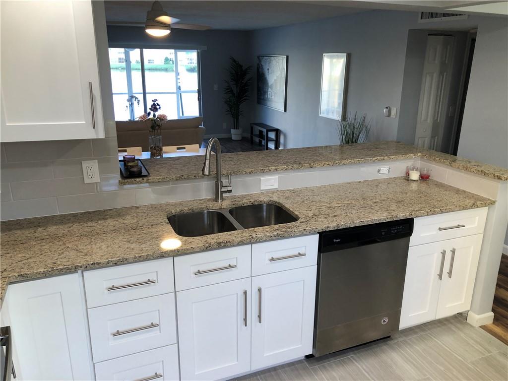 MEADOWBROOK LAKES - Residential