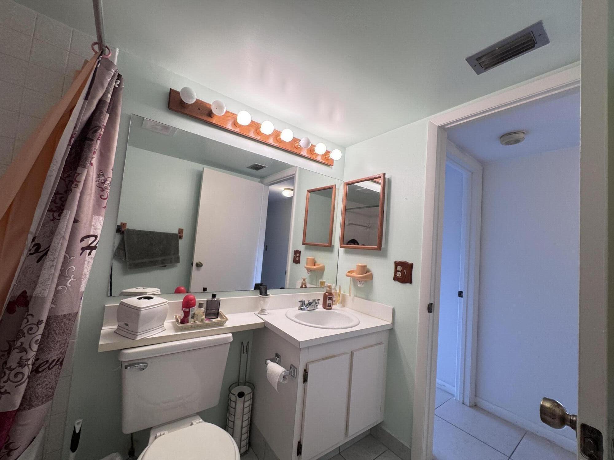 PALM CLUB WEST VILLAGE I - Residential Lease