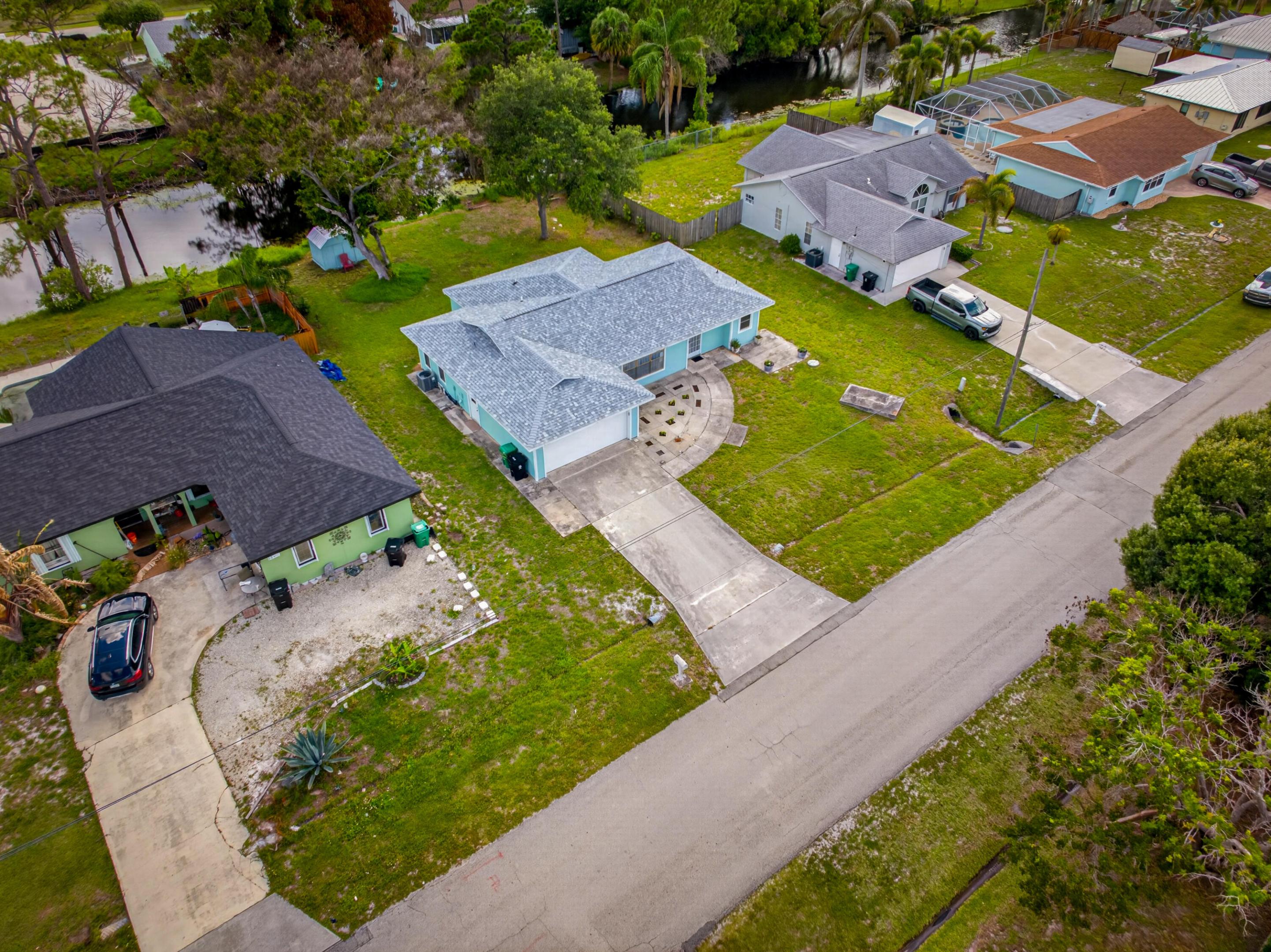 662 SE Essex Drive, Port St Lucie, FL, 34984/$399,999 4 662 SE Essex Drive