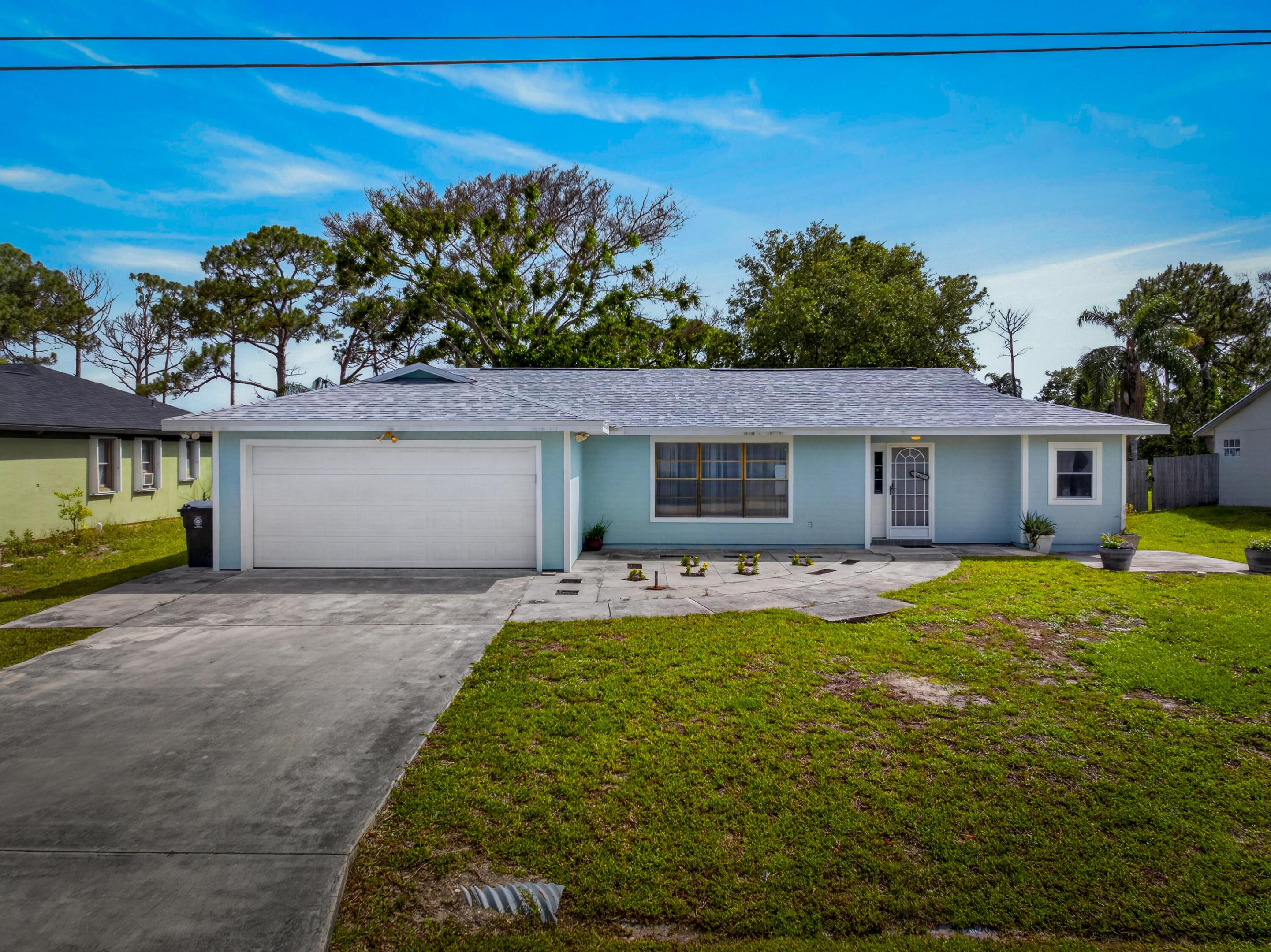 662 SE Essex Drive, Port St Lucie, FL, 34984/$399,999 2 662 SE Essex Drive