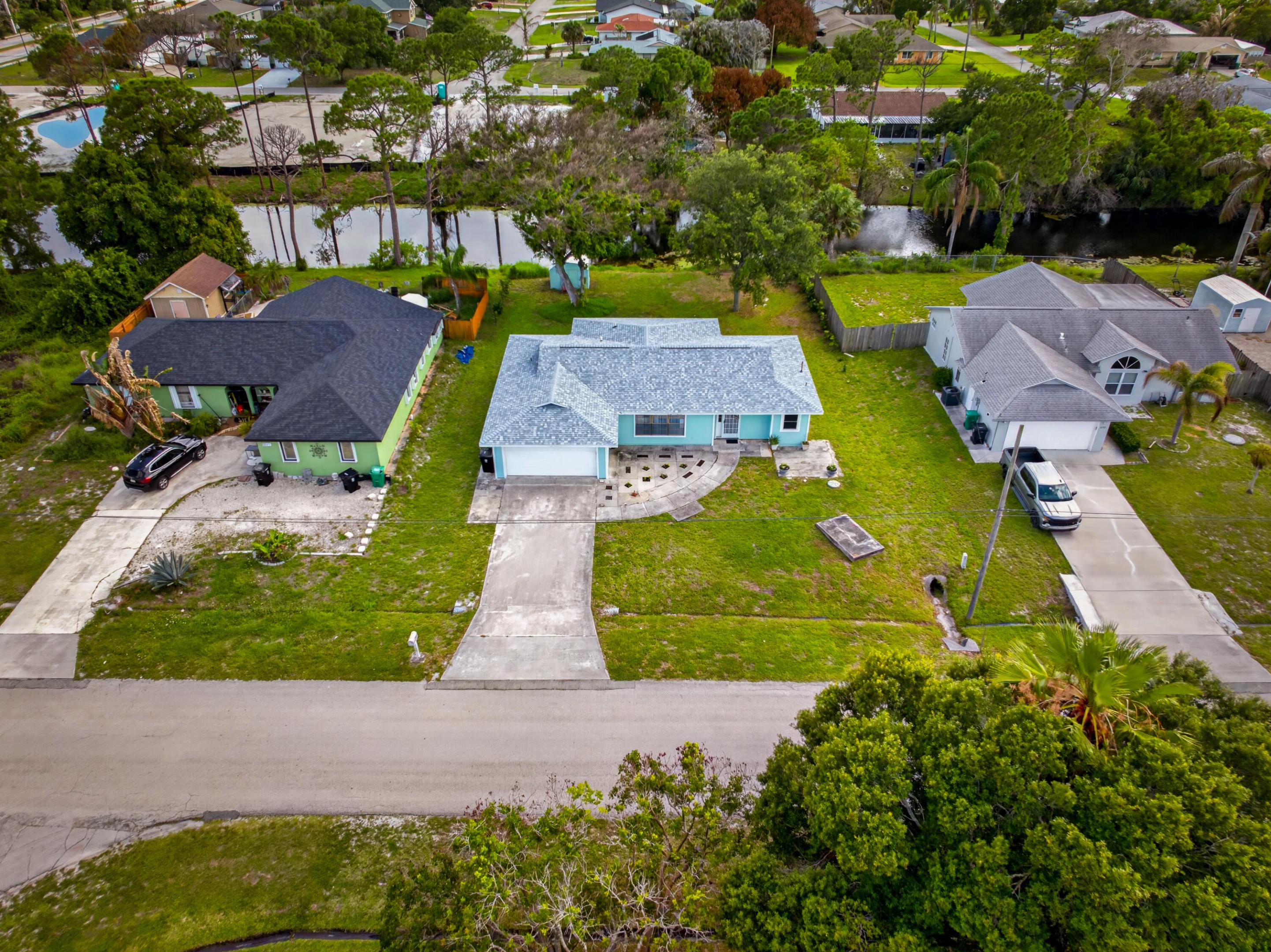 662 SE Essex Drive, Port St Lucie, FL, 34984/$399,999 3 662 SE Essex Drive