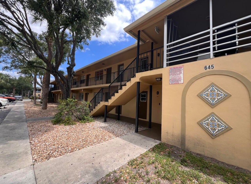 Photo of 645 SW 20TH Court #0020, Delray Beach, FL 33445 (MLS # B26071985)
