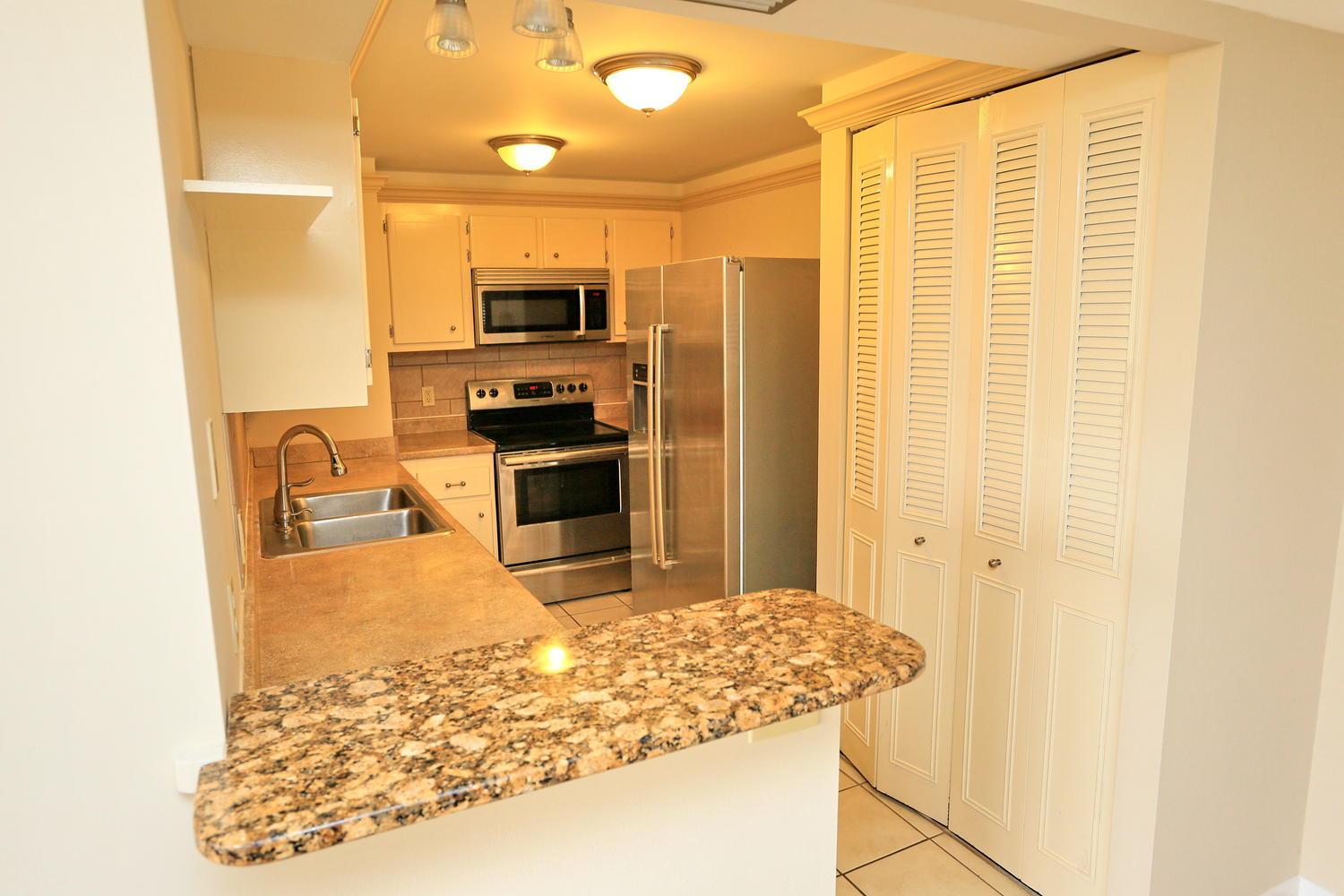 PALM BEACH HOUSE CONDO - Residential