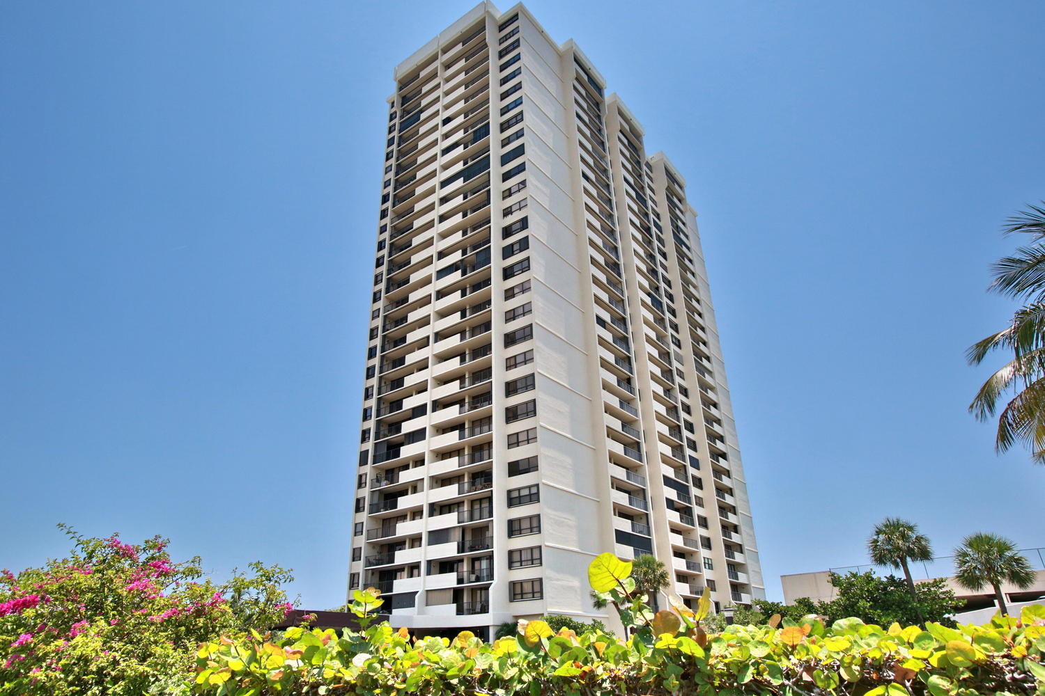 PALM BEACH HOUSE CONDO - Residential