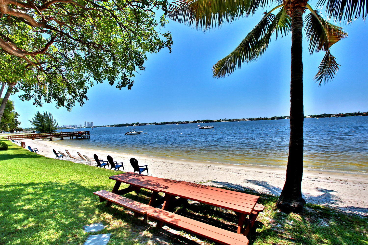 PALM BEACH HOUSE CONDO - Residential