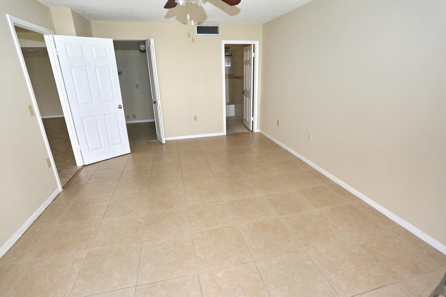 PALM BEACH HOUSE CONDO - Residential