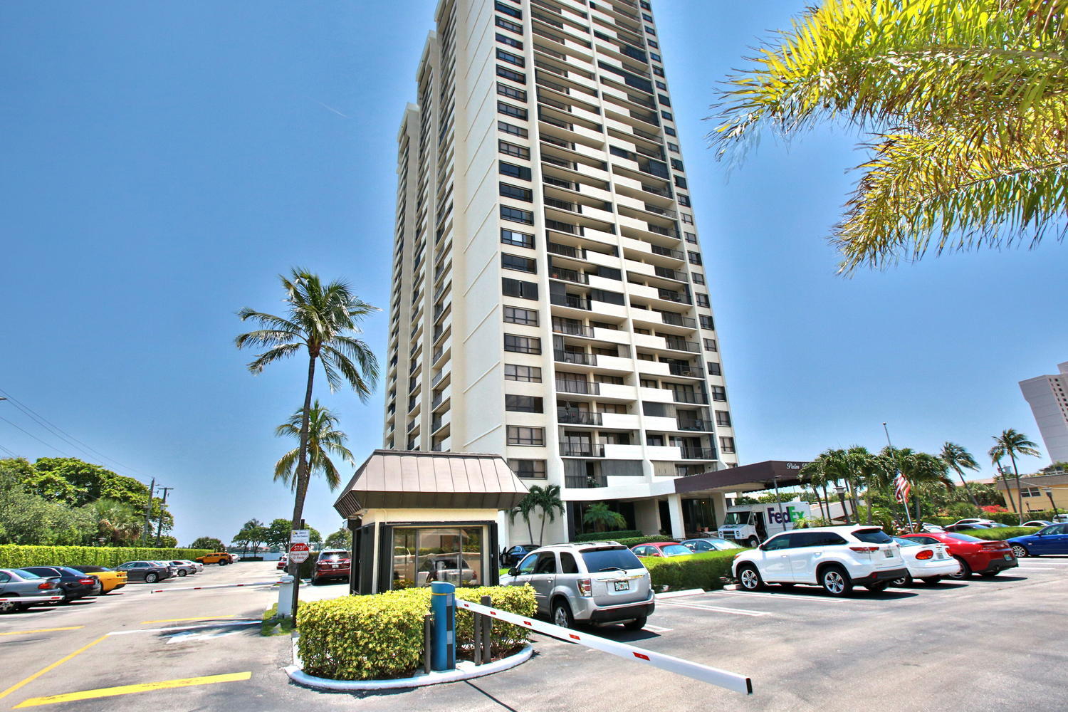 PALM BEACH HOUSE CONDO - Residential