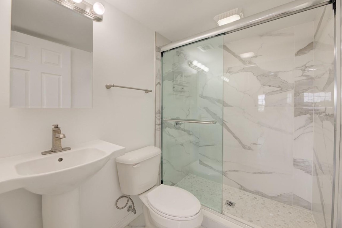 Oakland Blvd Dev 50-37 B - Residential Lease