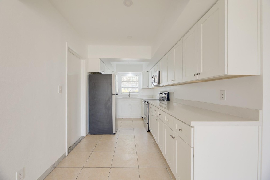 Oakland Blvd Dev 50-37 B - Residential Lease