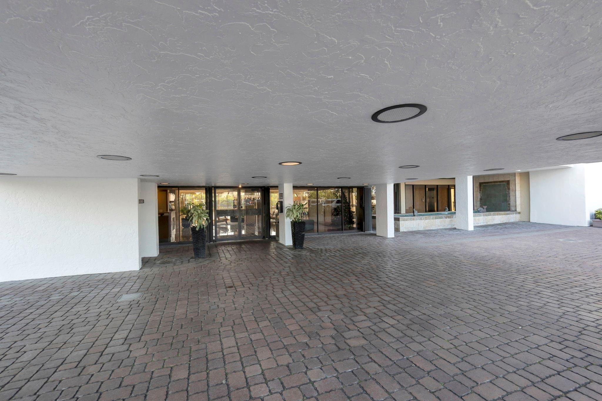 CORINTHIAN - Residential