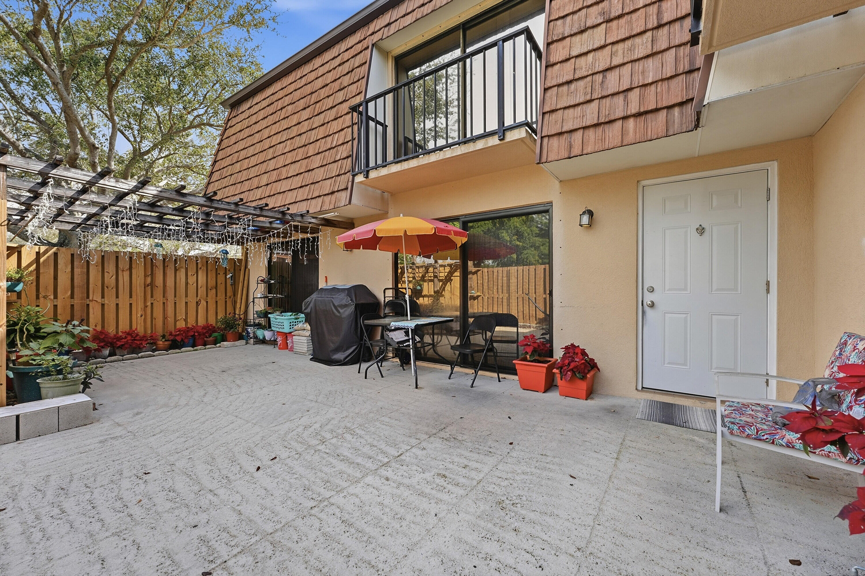 SHERWOOD LAKES - Residential