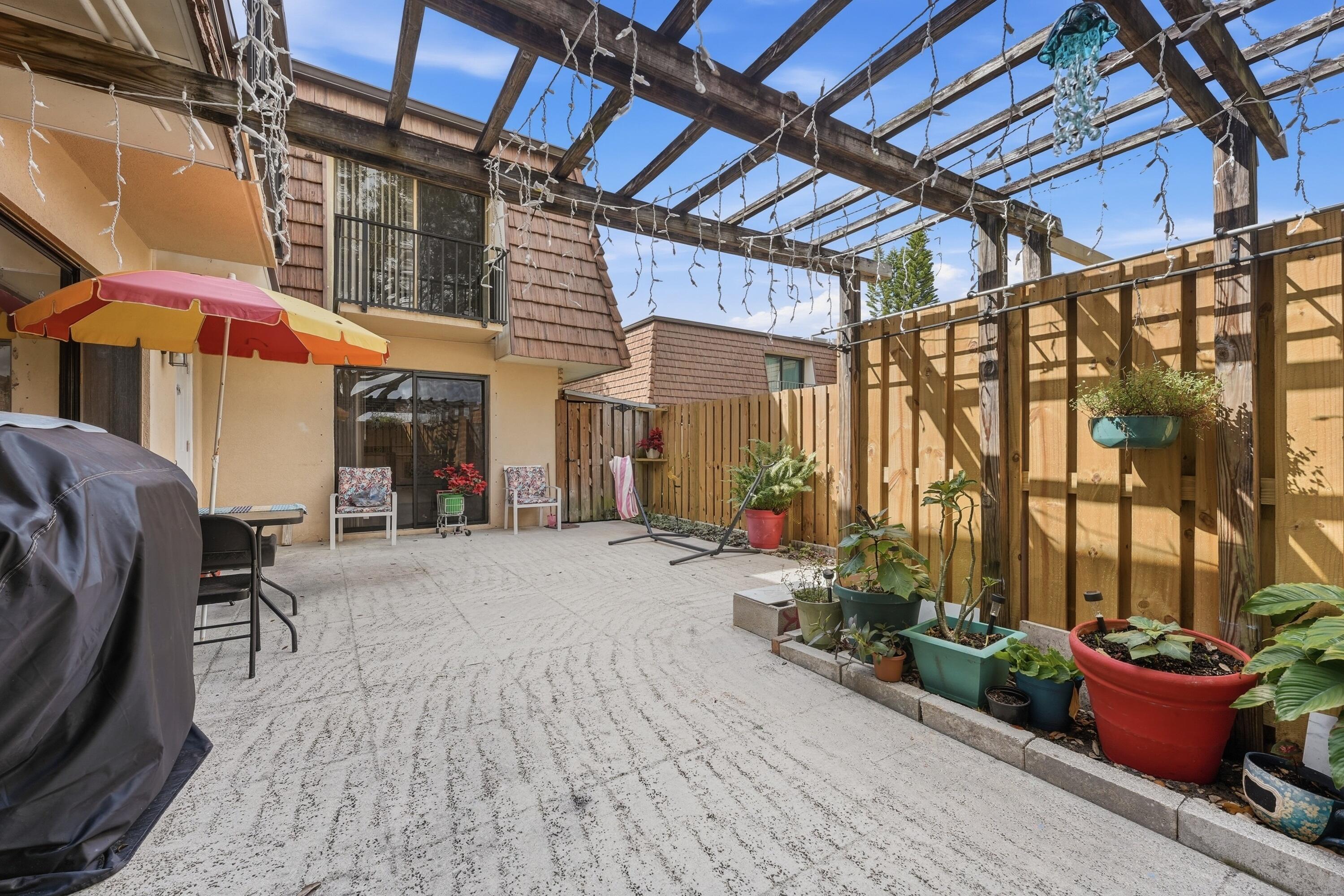 SHERWOOD LAKES - Residential