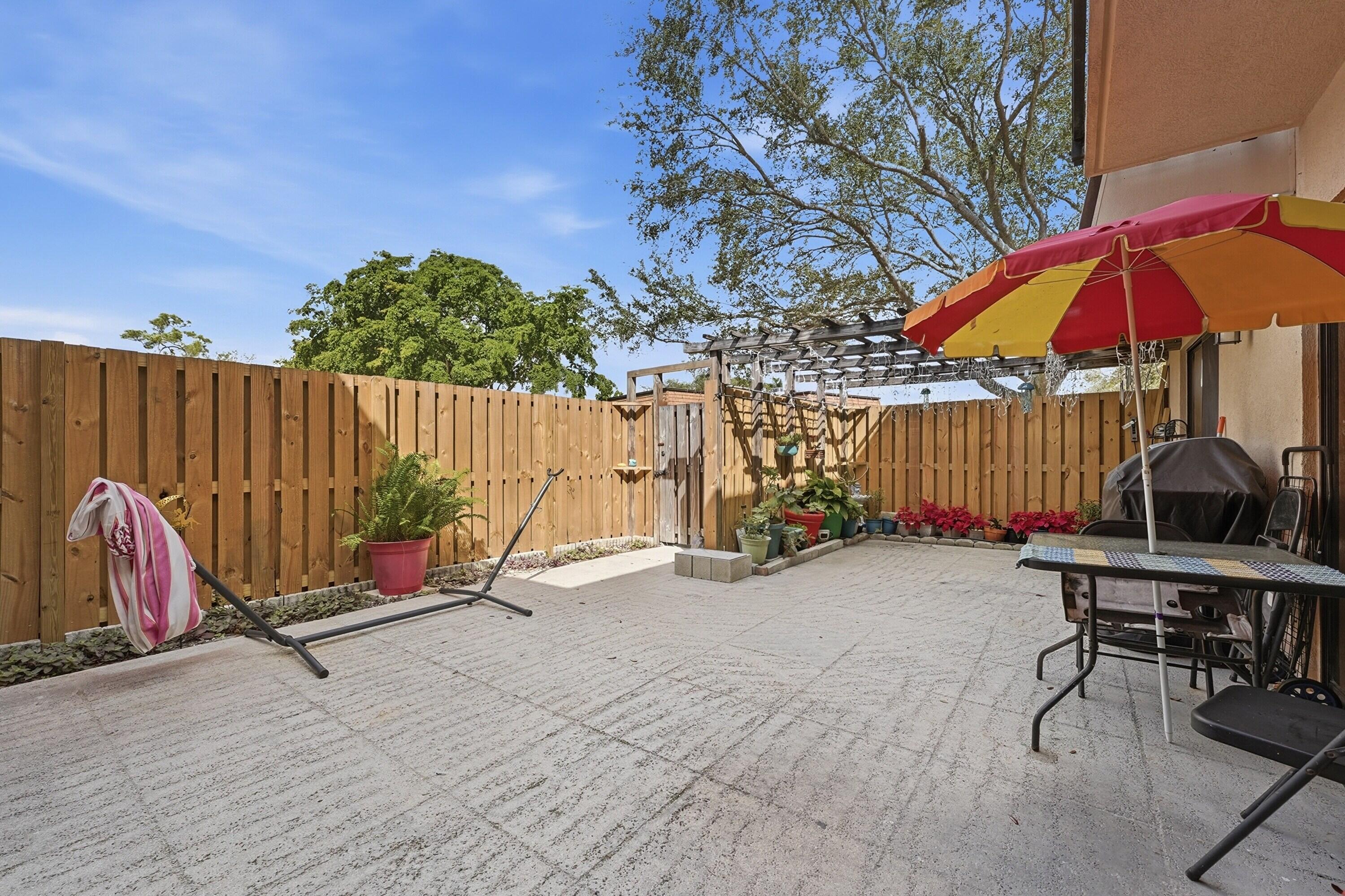 SHERWOOD LAKES - Residential