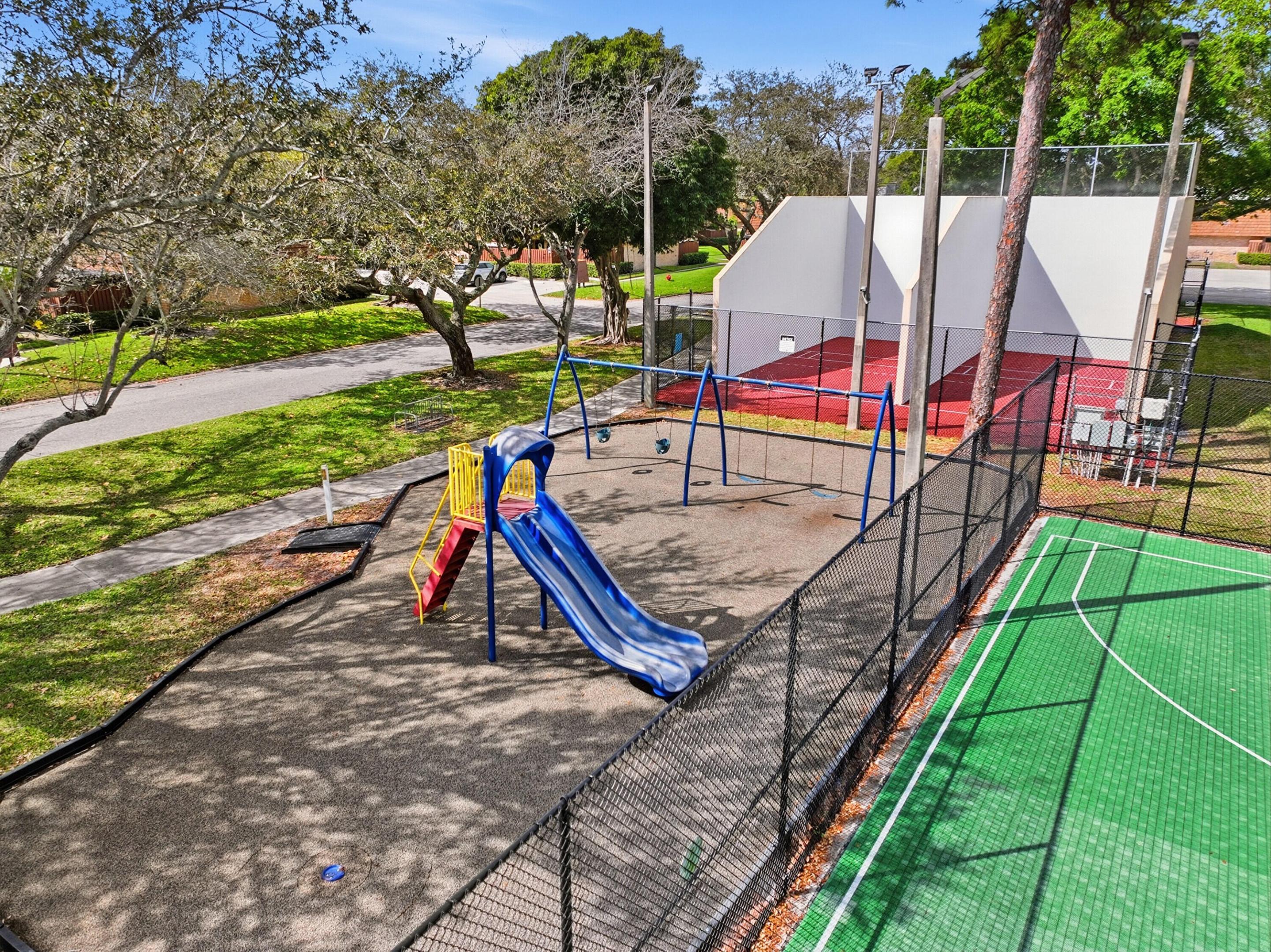 SHERWOOD LAKES - Residential