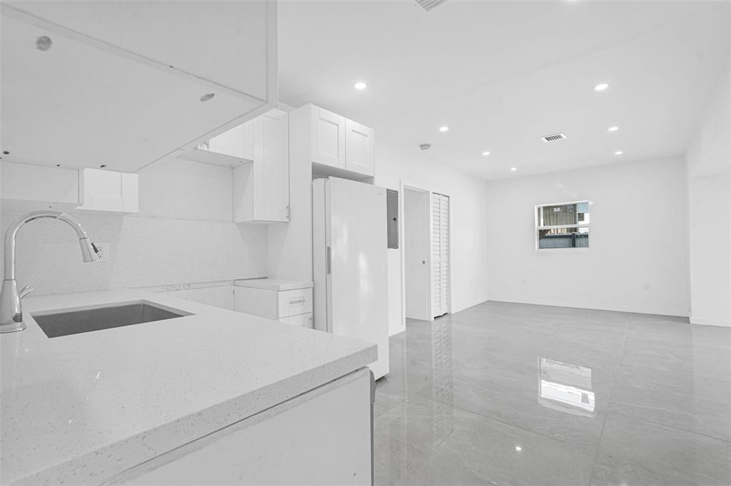 QUEENS PARK - Residential