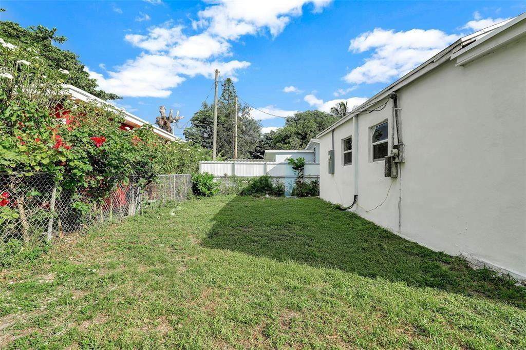 QUEENS PARK - Residential