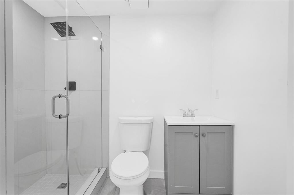 QUEENS PARK - Residential